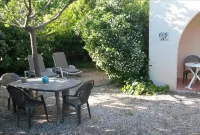 Self-catering cottage 400m from the beach, run by olive growers