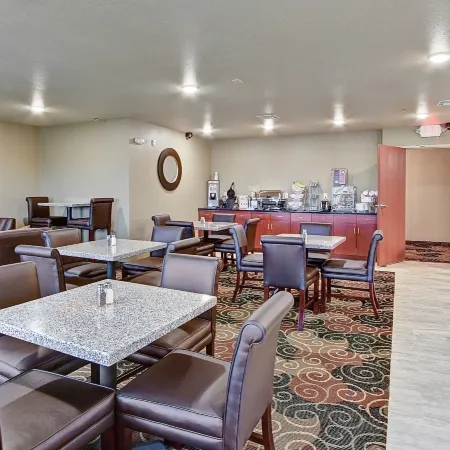 Cobblestone Hotel & Suites Pulaski/Green Bay