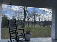 Beautiful quiet retreat near Oneida, Big South Fork, and ATV trails! Hotels in Oneida