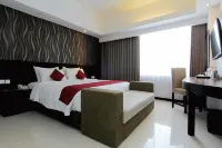 The Sun Hotel Madiun Hotels in Kartoharjo