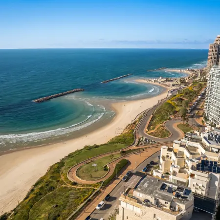 Netanya Beach & Pool Chic Studio
