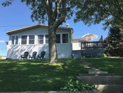Clean & Cozy 1000 Islands Area Riverfront Home