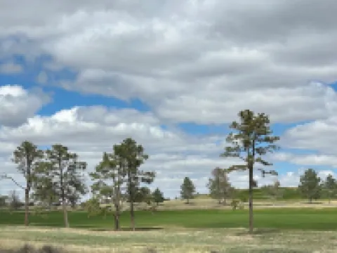 Enormous Home On Golf Course. Newly renovated - Sleeps 21! Hotels in Logan County
