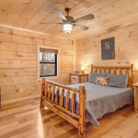 Beautiful and relaxing mountain log cabin with stunning views