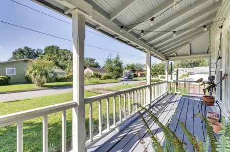 Fire Pit & Yard: Updated Winter Garden Home! Отели в г. Окои