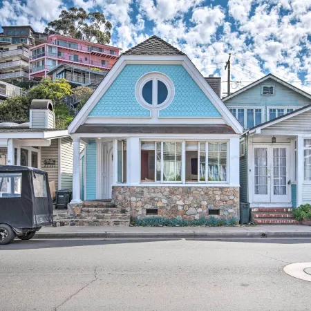 Catalina Island Home Walk to Main Street Beach!