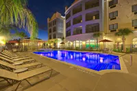 Courtyard Houma - parkir