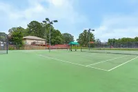 高爾夫球場上的費爾菲爾德灣之家，帶圍欄庭院！ - Wi-Fi