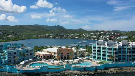 Oyster Bay Beach Resort Отели рядом с достопримечательностью «Dawn Beach»