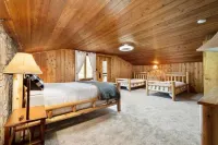 Mountain House -Black Diamond Chalet Hotels in Saltlick Township