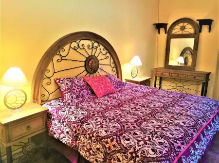 La Piedra, beautiful house with back yard at 2 blocks from the center Отели рядом с достопримечательностью «Casa Arrecife»