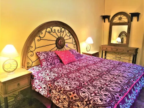 La Piedra, beautiful house with back yard at 2 blocks from the center