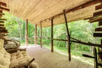 Handcrafted Log Cabin on 3 Acres 14 Mi to Canton