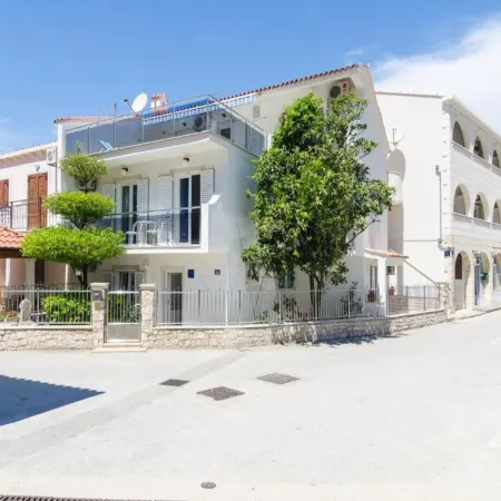Rooms & Apartments Barišić