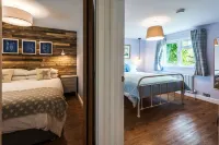 Woodpecker is Laid back luxury in 9 acres of countryside right near the beach