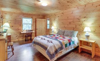3 Mi to Little River Canyon Scenic Alabama Cabin