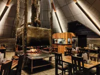 Arctic SnowHotel & Glass Igloos - فطور
