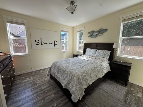 Family & Pet Paradise  2BR 2BA Home, Fenced Yard, Private Wi-Fi, Great Location