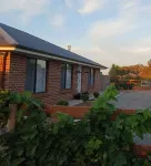 Romantic country getaway nestled amongst the vines of the sunny SA riverland. Hoteles en Barmera