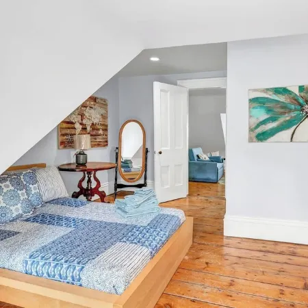 Historic Loft Best DT Location. Unit 3 5139