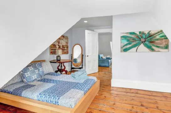 Historic Loft Best DT Location. Unit 3 5139