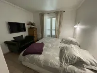 Appartement Mitoyen Dans Belle Propriété Hotels in Ramatuelle