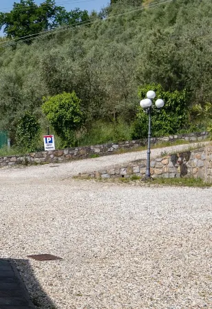 Relax with the whole family in this peaceful accommodation nestled in the countryside Отели в г. Пистойя