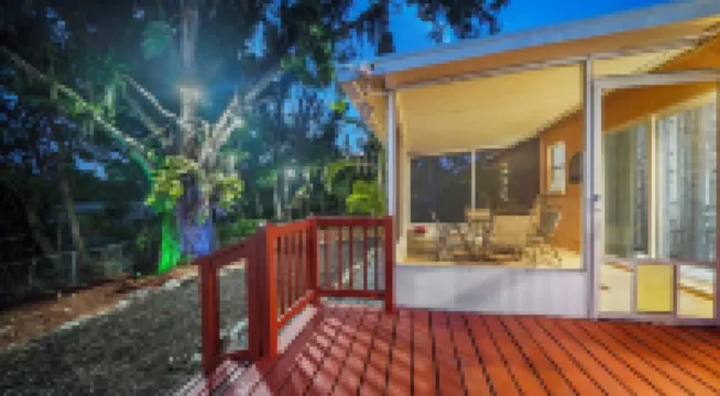Sunny 3Br Oasis • Water View • Beach Gear • Fully Fenced Yard • Near Siesta Key
