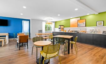 Spark by Hilton Modesto