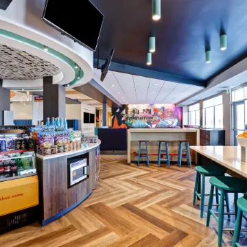 Tru by Hilton Edmonton Windermere