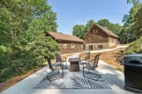 Hickory Hideaway: Pet-Friendly Haven w/ Fire Pit! - 3-Sterne