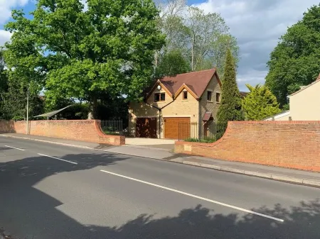 Luxury Coachhouse Отели рядом с Аэропорт Бристоль