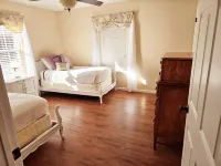 Beautiful Water-Front Cabin with Firepit in Hayesville NC