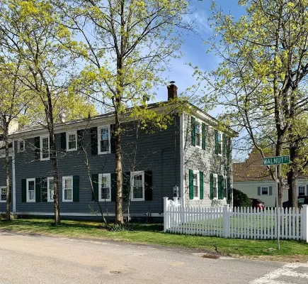 Charming 4-bedroom Colonial in lovely Keene with WiFi, AC