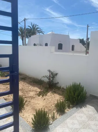 Appart Corniche Rjiche 2 mn de la Plage Отели в г. Режіш