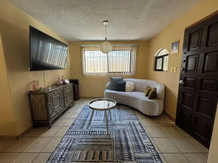 Encantadora Casa Familiar con 3 Recámaras y 1 Baño