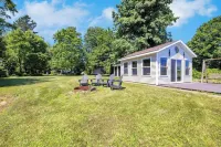 Perfect 5-bedroom house with private beach, indoor pool, in charming Carsonville