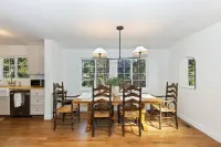 Cozy Cottage w/ Lake Access near Village in Lake Arrowhead