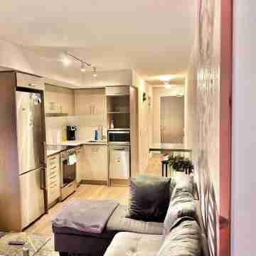 Lovely 1Br Condo in the heart of downtown Toronto Others