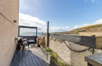 Stylish sea front apartment, 3 bedrooms, 2 bathrooms apartment, pet friendly Hotels in 