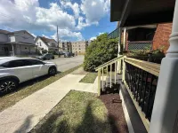 Campus Cove on College Hill Hotels in Beaver Falls