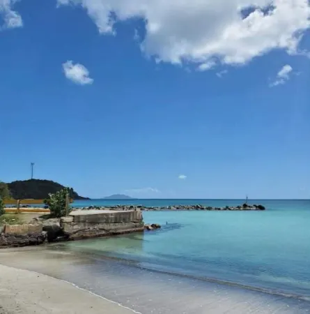 Exclusive Beachside Getaway: Private Pool and Beach Steps Away