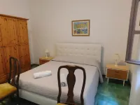 Villa Maria Lake View, apartment, terrace, near the village with parking.