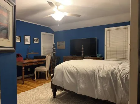 Spacious 3-bedroom apartment with WiFi, AC in brilliant Long Beach Отели в г. Лонг Бич