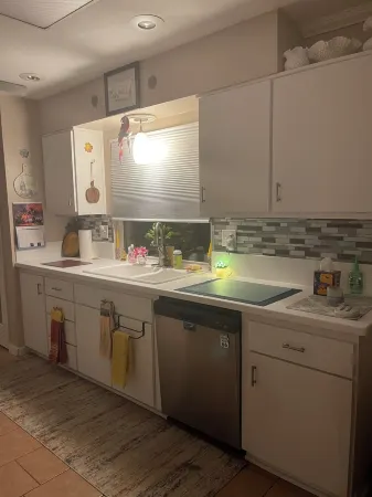 Charming main core of Sun City home with AC, WiFi and beautiful patio & pool.