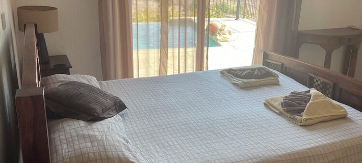 Lovely Peyia Villa.  Wifi, Private Pool, full TV package. Village / beach nearby Hotels in Peyia