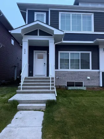 New 3BR home near Calgary & Banff Отели в г. Честермир