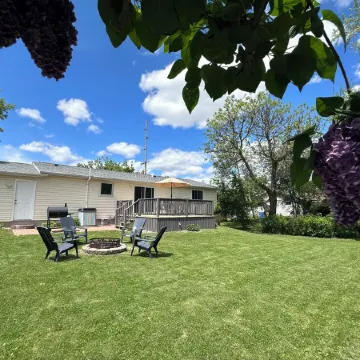 Charming 3 Bedroom 2.5 bathroom finished basement, Huge yard and Charcoal grill