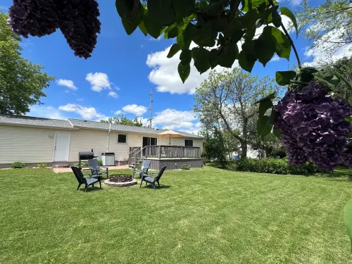 Charming 3 Bedroom 2.5 bathroom finished basement, Huge yard and Charcoal grill