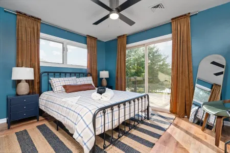 Lakehouse - Heated Pool, Hot Tub, Kayaks, Games, Fire Pit Отели в г. Батл Крик